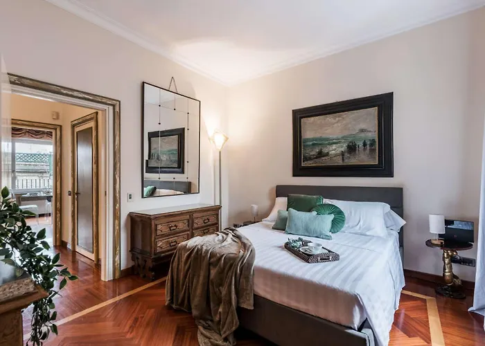 The Rent - One-bedroom In A Quiet, Classically Styled Corner Near The Quirinale Apartamento *