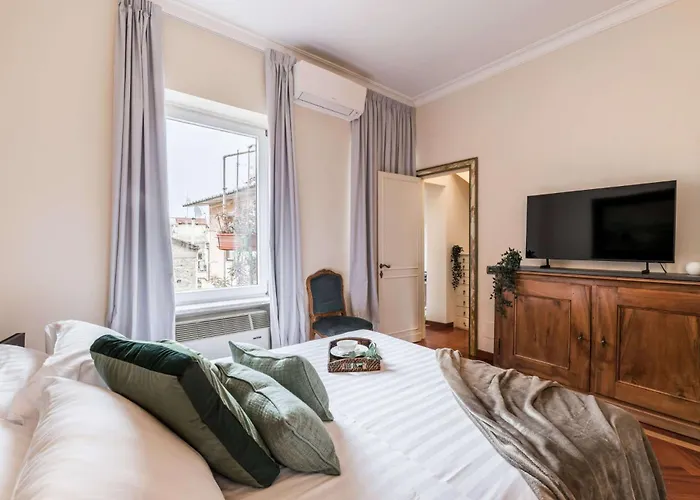 Apartamento The Rent - One-bedroom In A Quiet, Classically Styled Corner Near The Quirinale Roma