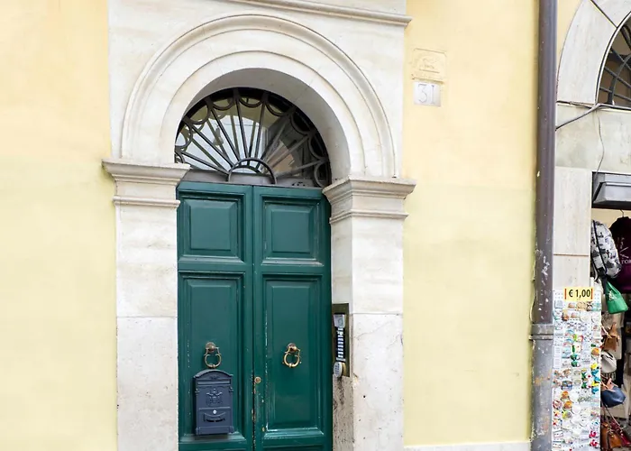 The Rent - One-bedroom In A Quiet, Classically Styled Corner Near The Quirinale
